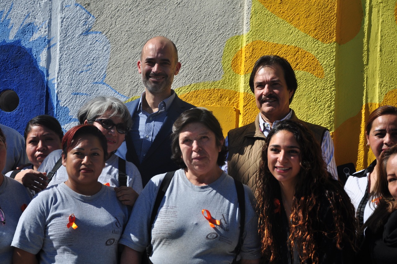 Develan mural que promueve eliminar violencia contra mujeres